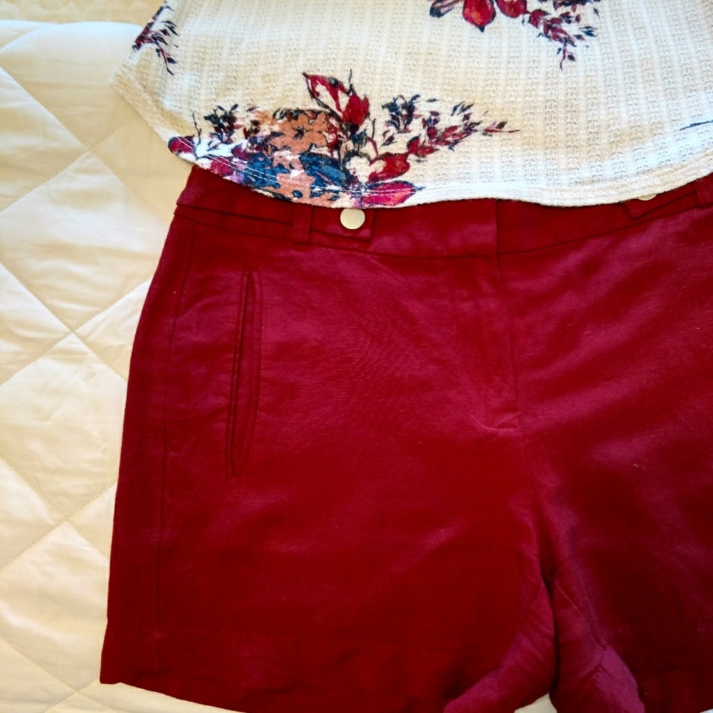 WHBM Linen Blend Cranberry Red Shorts